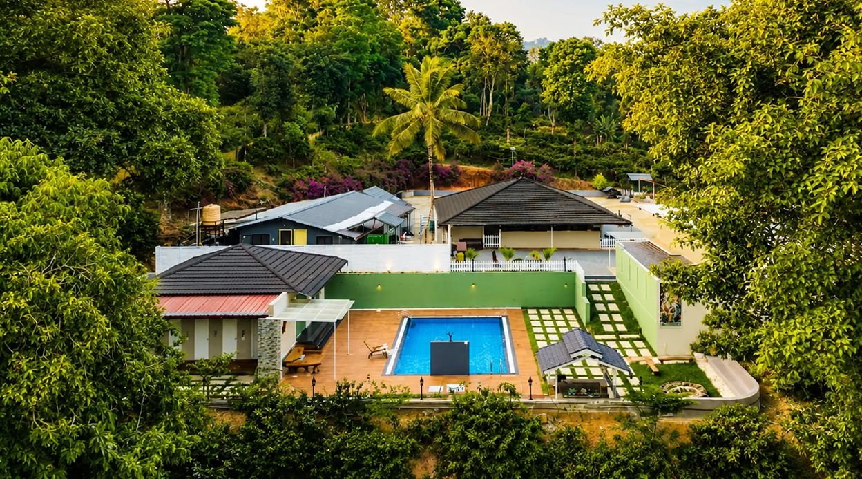 Twisted Tree | 1- Room Suite with Shared Pool & Restaurant