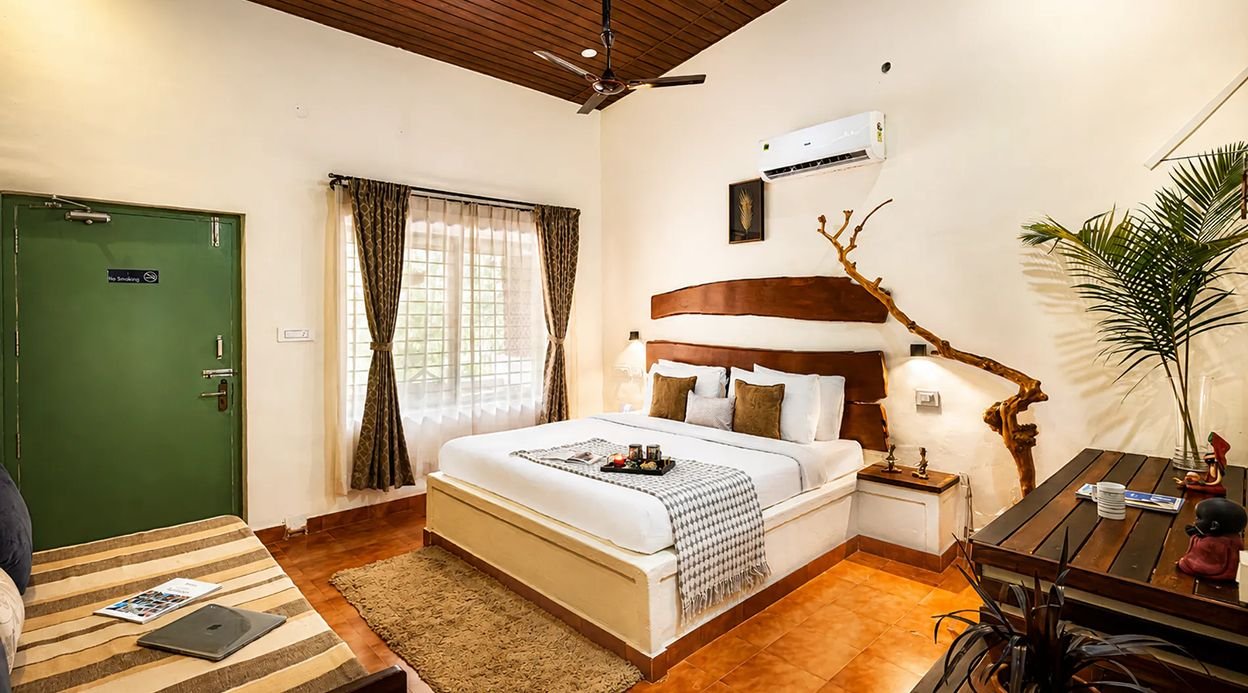 Twisted Tree | 1- Room Suite with Shared Pool & Restaurant