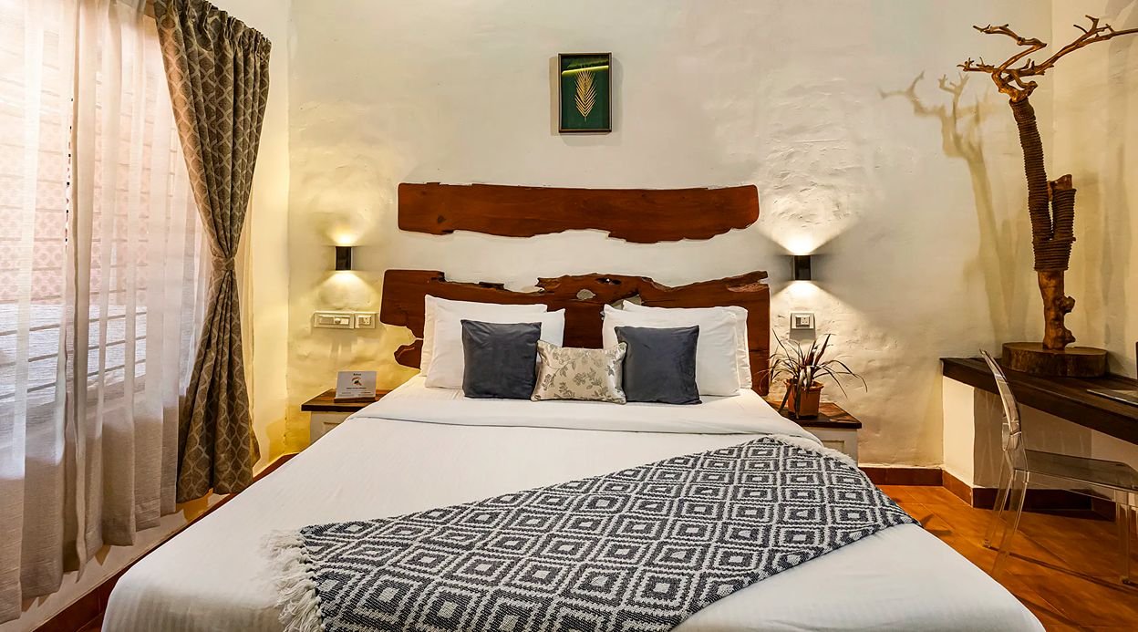 Twisted Tree | 1- Room Suite with Shared Pool & Restaurant