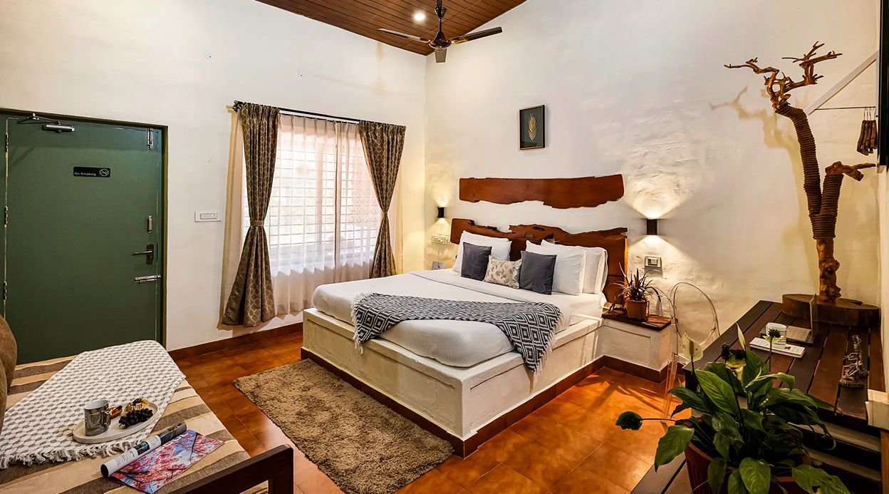 Twisted Tree | 1- Room Suite with Shared Pool & Restaurant