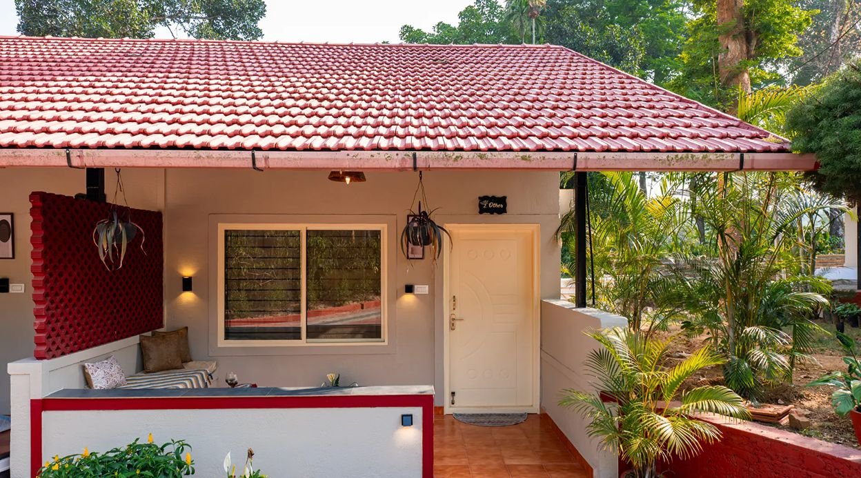 Twisted Tree | 1- Room Suite with Shared Pool & Restaurant