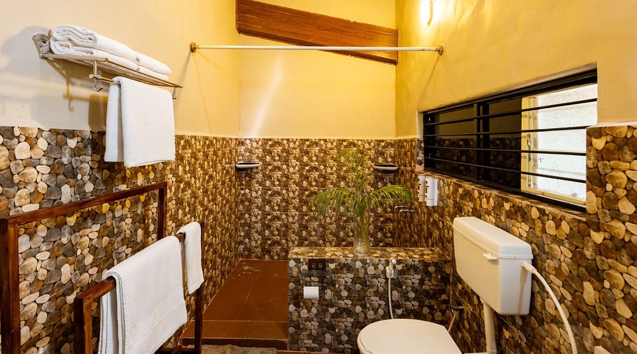 Twisted Tree | 1- Room Suite with Shared Pool & Restaurant