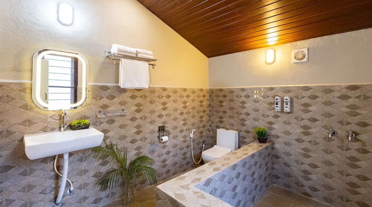 Twisted Tree | 1- Room Suite with Shared Pool & Restaurant