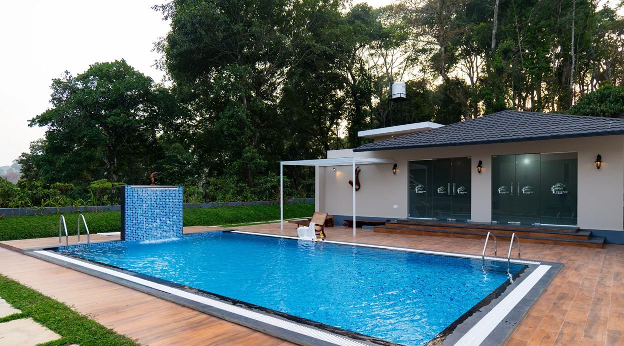 Twisted Tree | 1- Room Suite with Shared Pool & Restaurant