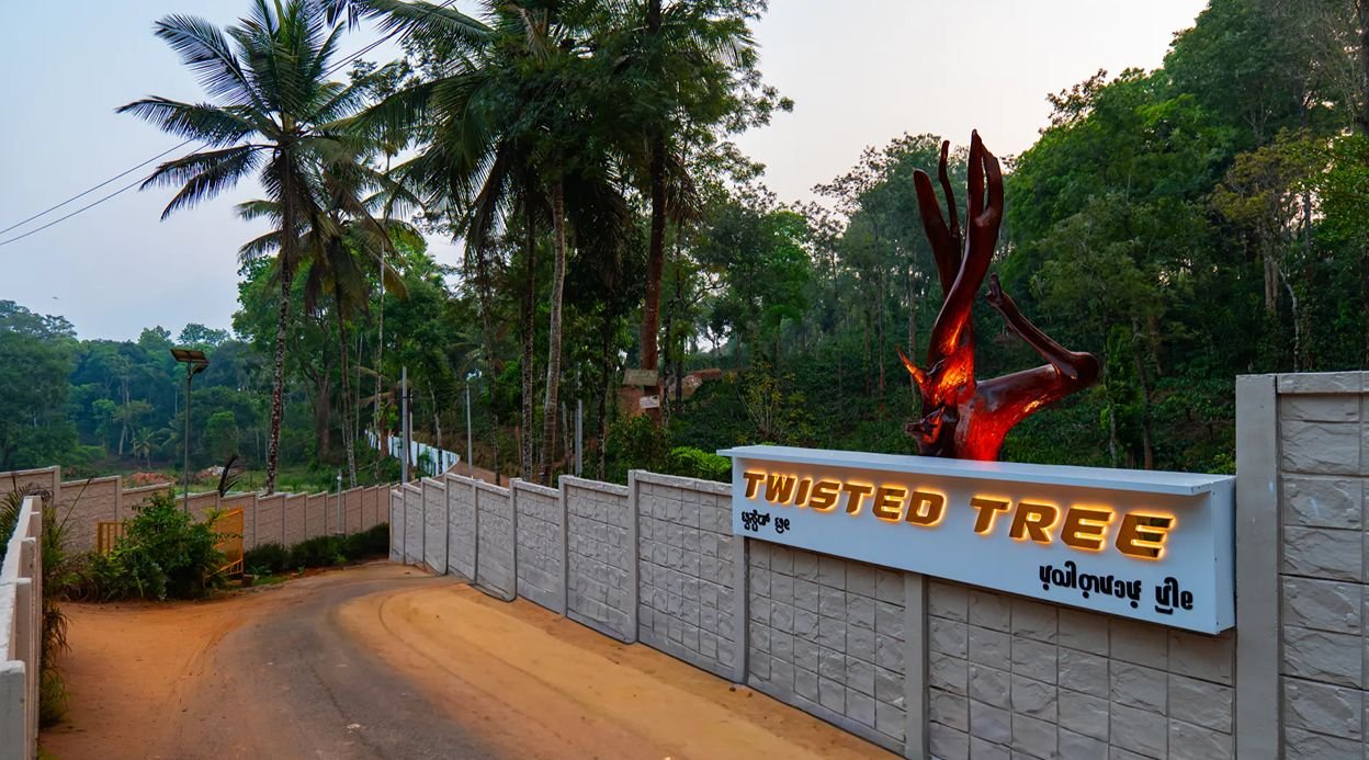 Twisted Tree | 1- Room Suite with Shared Pool & Restaurant