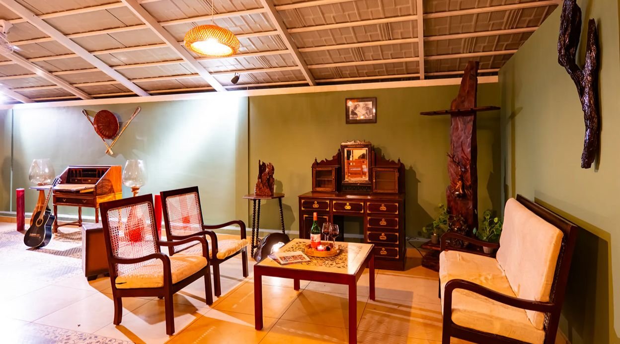 Twisted Tree | 1- Room Suite with Shared Pool & Restaurant