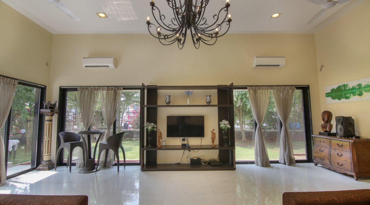 Makani Villa | 5-BHK With Pvt Pool | In Lonavala