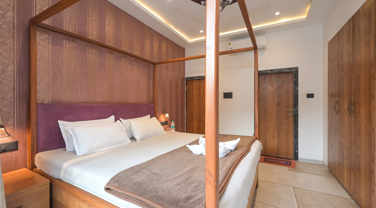 Casa Divine Villa | 3-BHK Villa | With Pvt Pool In Lonavala