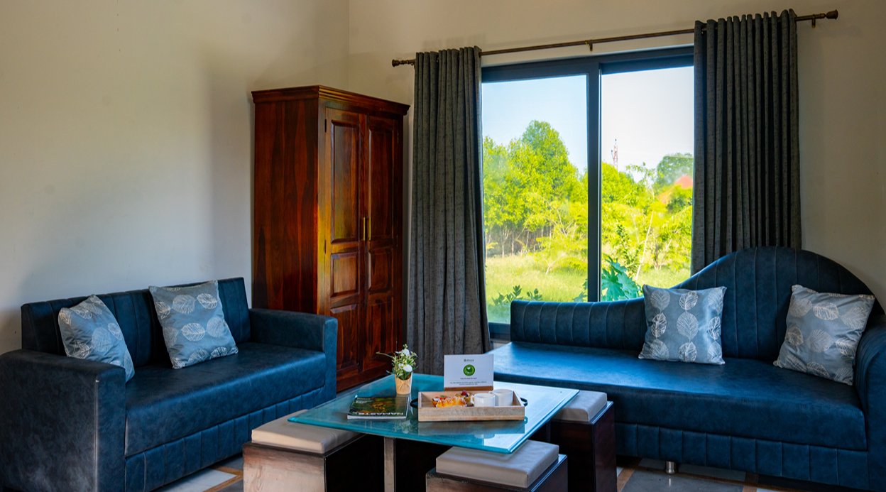 Raas Stays | 4-BHK Retreat With Private Pool, Gardens, Lounge Cum Bar & Scenic Aravali Views