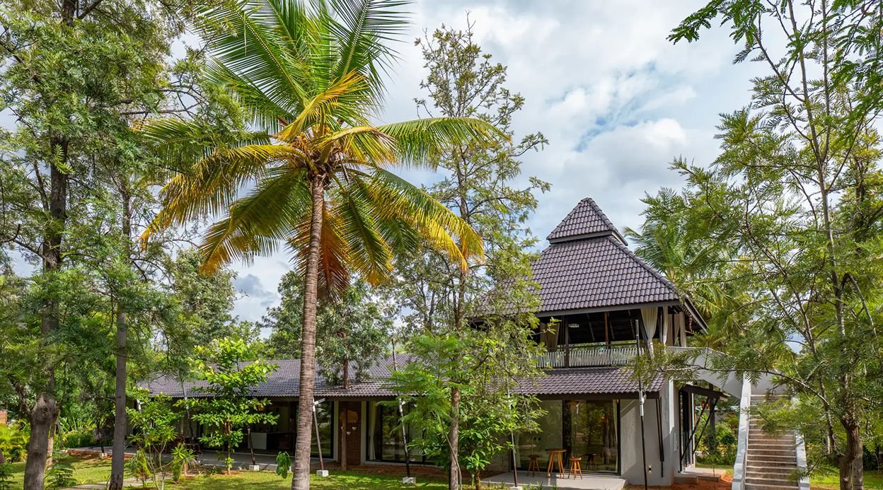 Saukhyam | Pet-Friendly 3 BHK Farm Villa with Open-Air Movie Lounge, Fire Pit, Cabana & Landscaped Garden