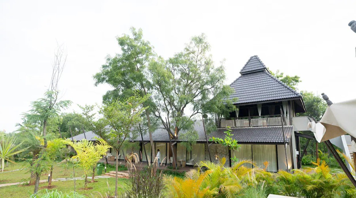 Tapovana Aroha | Pet-Friendly Boho Retreat with Luxury Tent, 2-BHK Villa , Moroccan-Style Pool, Firepit & Gardens