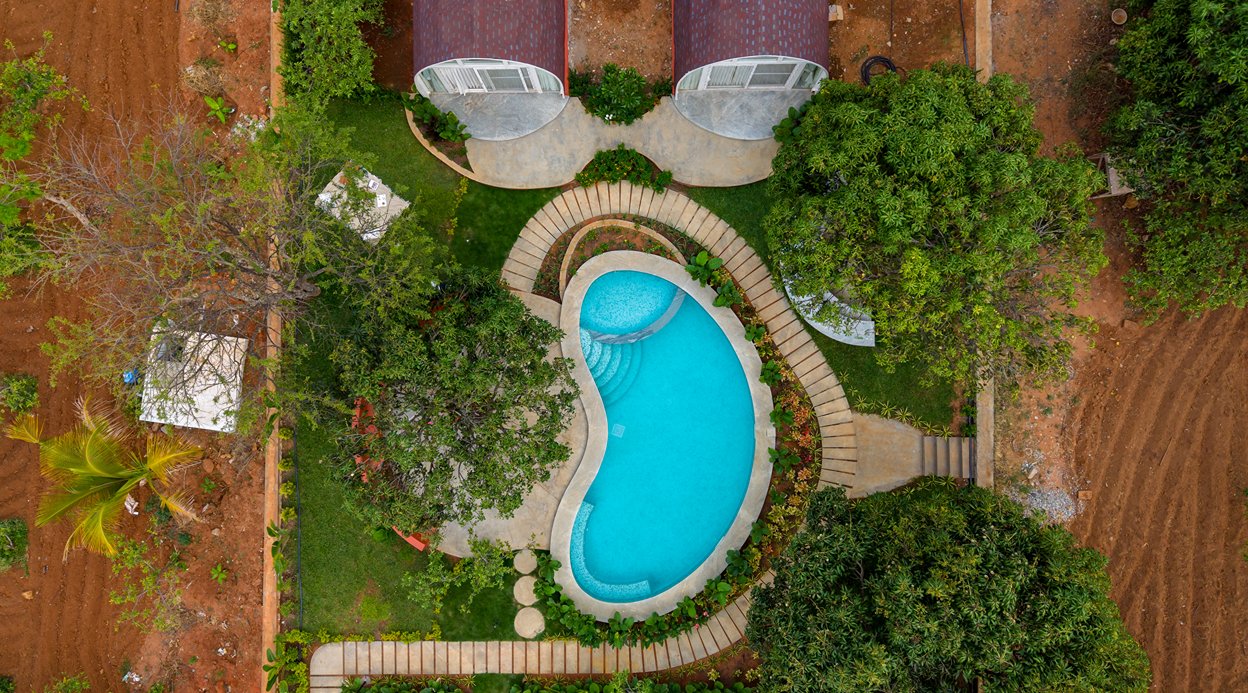 Tanira Farms Moonrise | Contemporary Pet- friendly Igloo Cottage with Pool, Bar and Garden