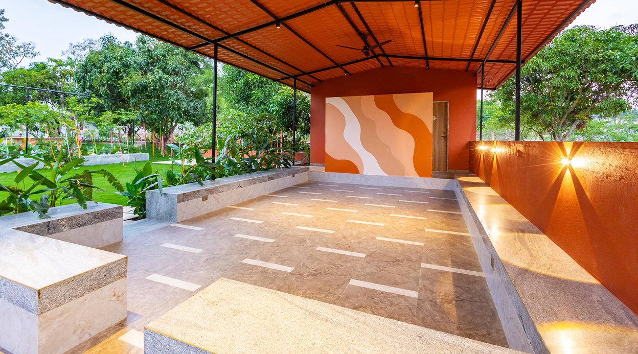 Tanira Farms Moonrise | Contemporary Pet- friendly Igloo Cottage with Pool, Bar and Garden