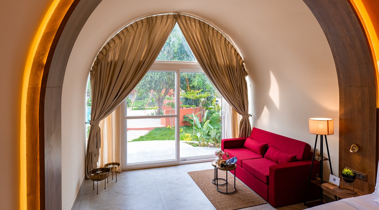 Tanira Farms Moonrise | Contemporary Pet- friendly Igloo Cottage with Pool, Bar and Garden