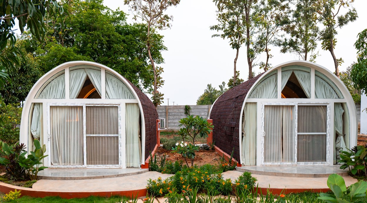 Tanira Farms Moonrise | Contemporary Pet- friendly Igloo Cottage with Pool, Bar and Garden