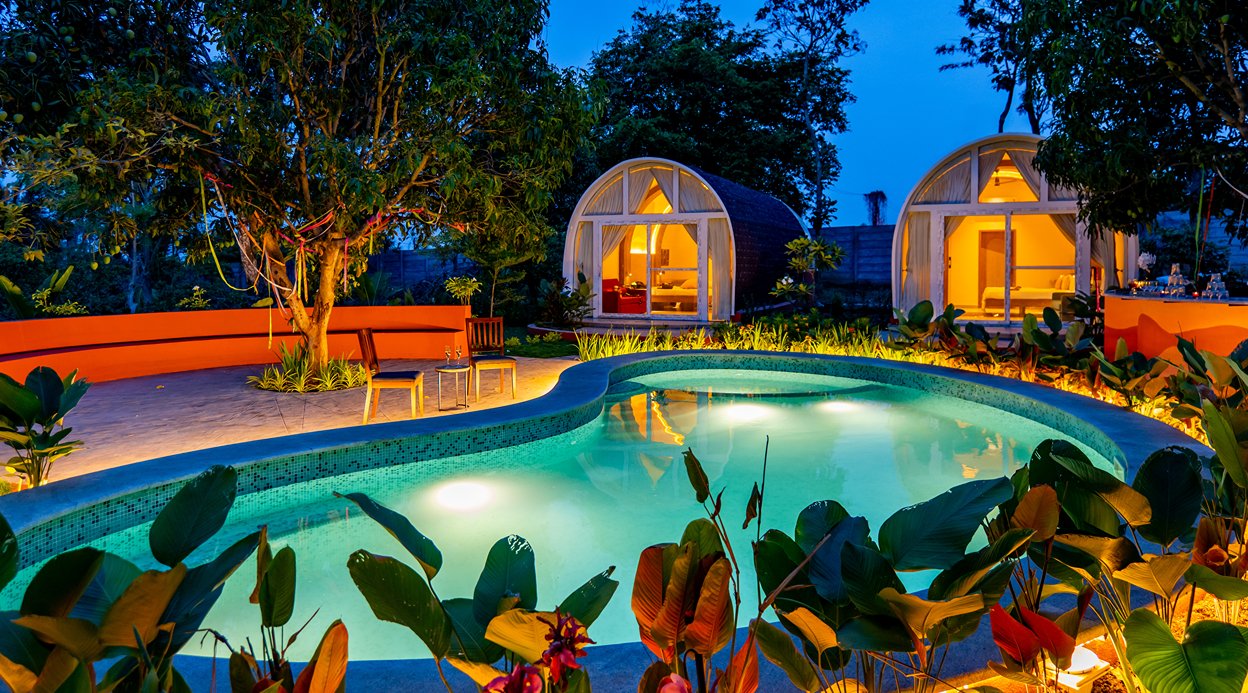 Tanira Farms Moonrise | Contemporary Pet- friendly Igloo Cottage with Pool, Bar and Garden