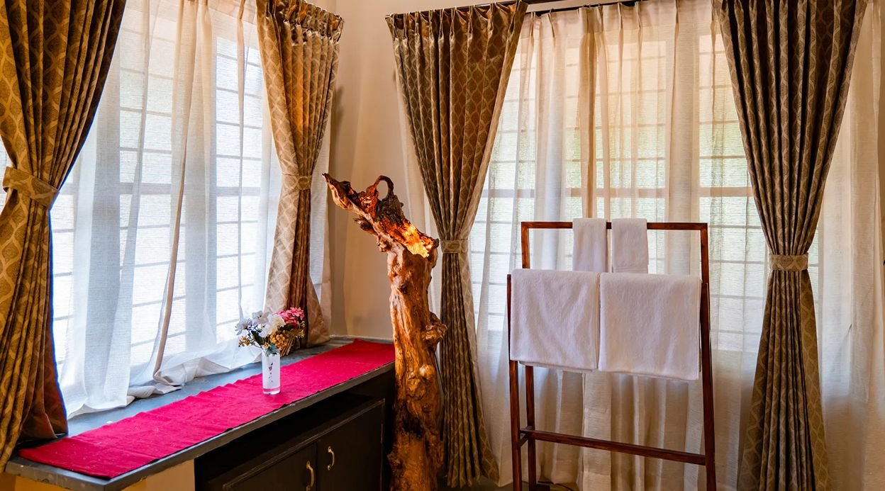Twisted Tree Another | 1-Premium Room With Private Sit Out & Shared Pool