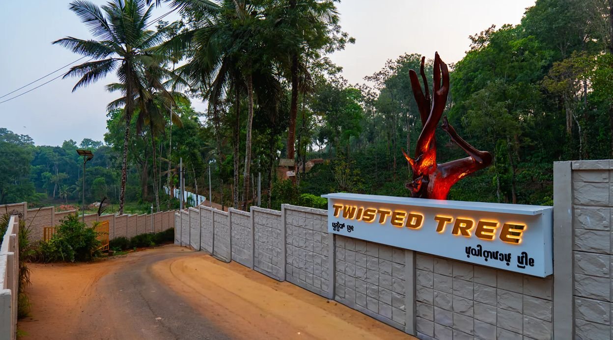 Twisted Tree Another | 1-Premium Room With Private Sit Out & Shared Pool